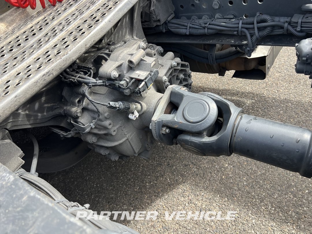 frontLeft : Mercedes Actros 1845 Cap tractor