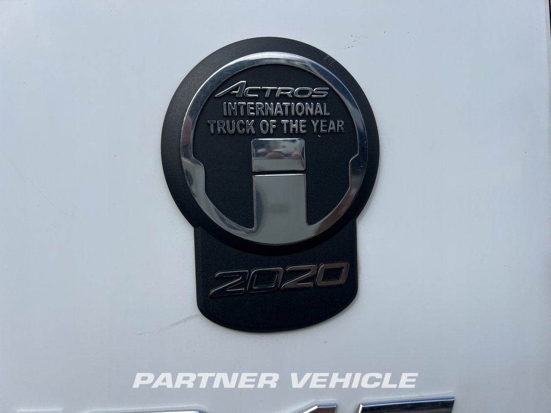 frontLeft : Mercedes Actros 1845 Cap tractor