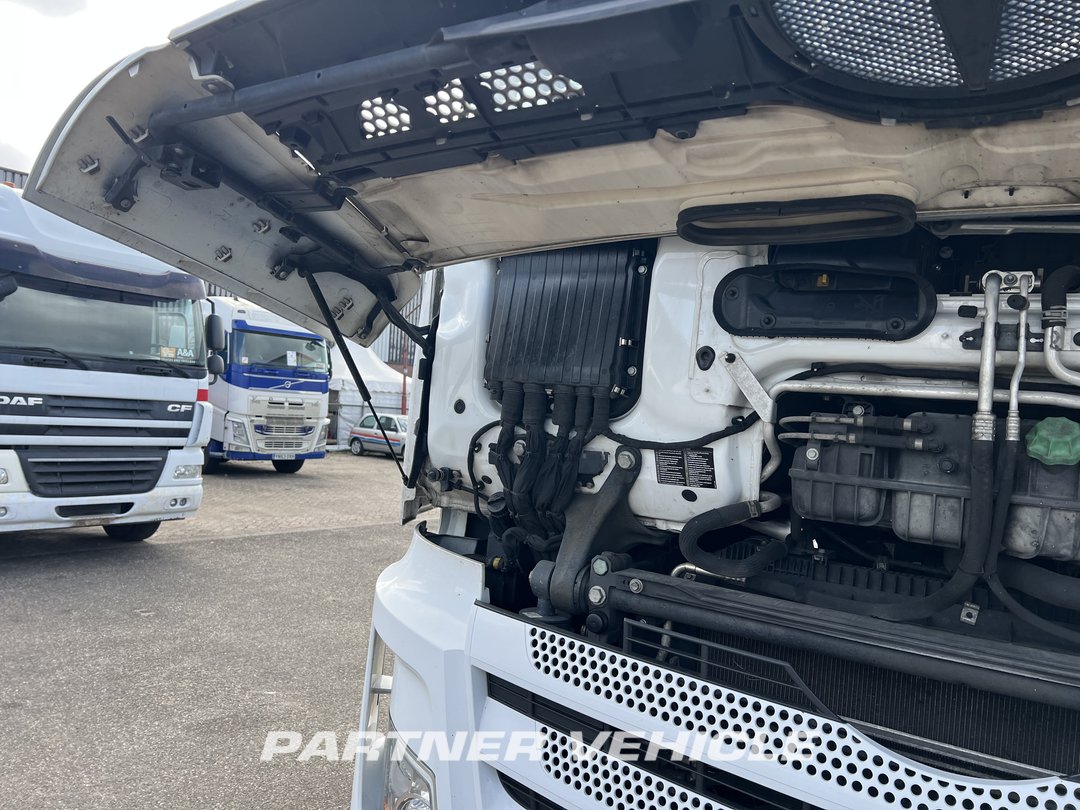 frontLeft : Mercedes Actros 1845 Cap tractor