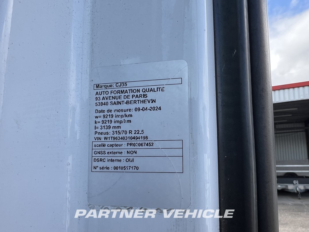 frontLeft : Mercedes Actros 1845 Cap tractor