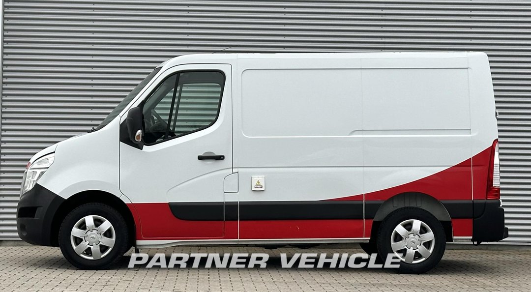 frontLeft : Nissan NV400 130PK Sluten kylbil