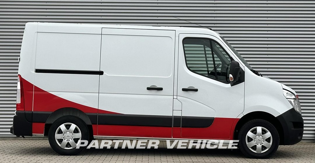 frontLeft : Nissan NV400 130PK Sluten kylbil