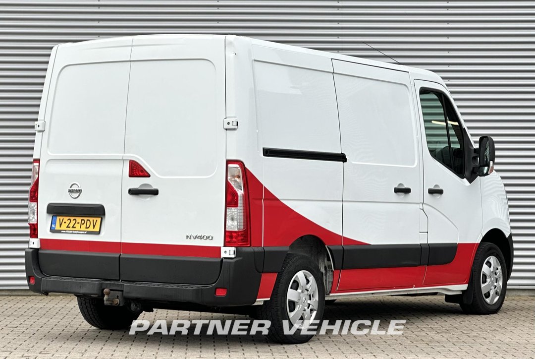 frontLeft : Nissan NV400 130PK Sluten kylbil