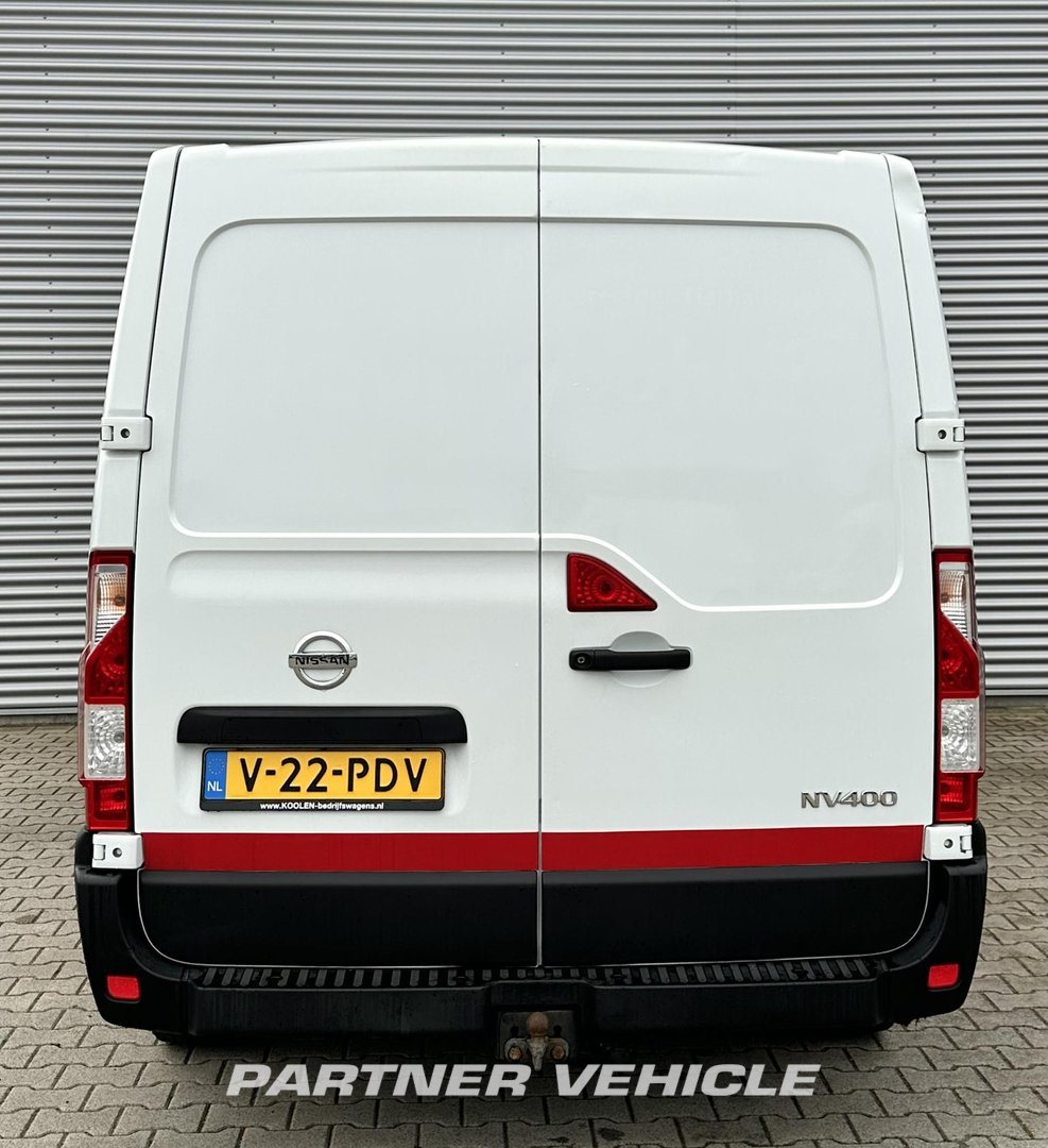 frontLeft : Nissan NV400 130PK Sluten kylbil
