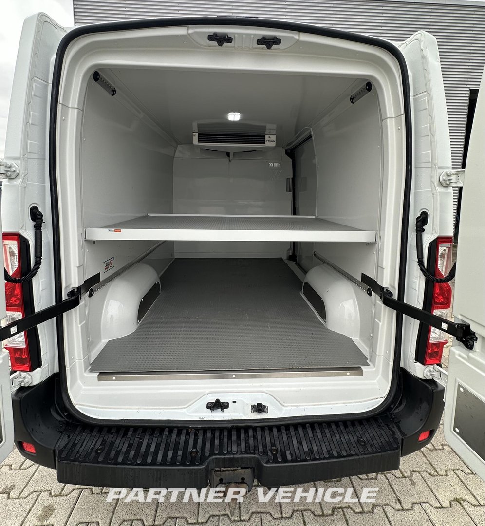 frontLeft : Nissan NV400 130PK Sluten kylbil