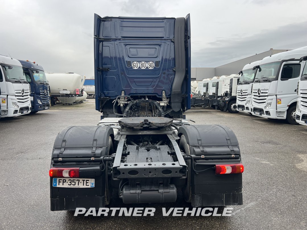 frontLeft : Mercedes Actros 1848 Tractor