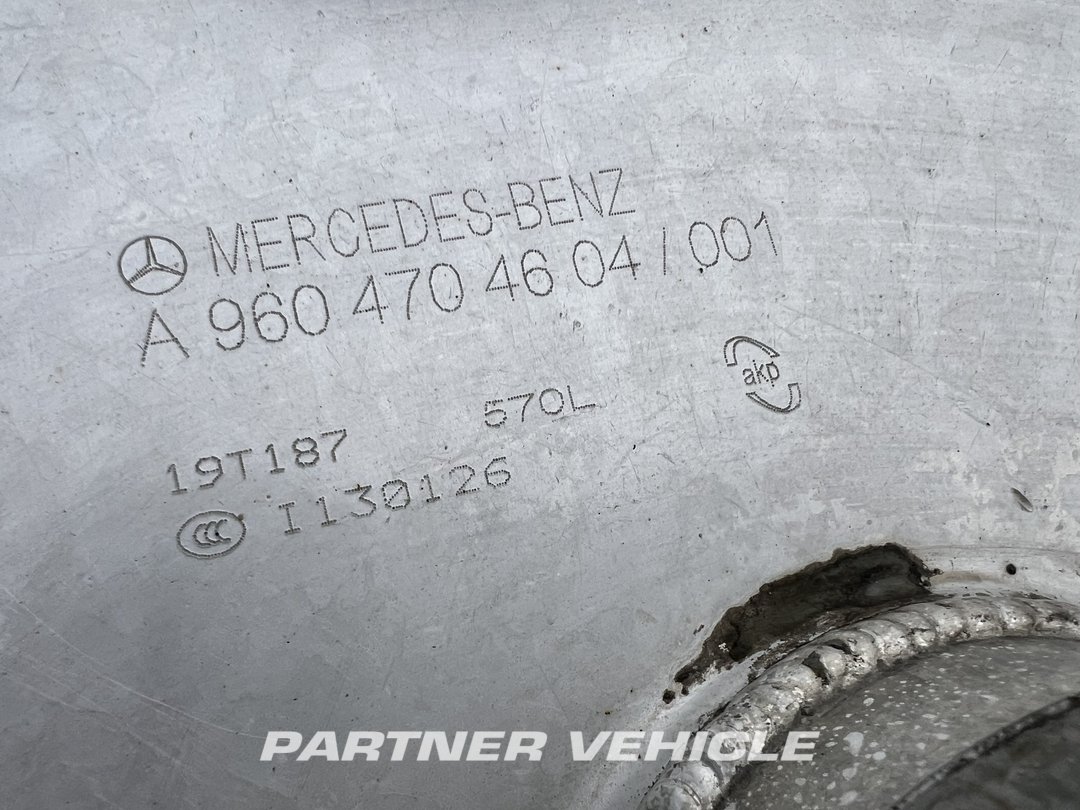 frontLeft : Mercedes Actros 1848 Tractor