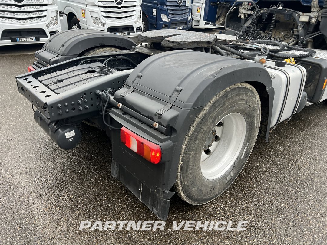 frontLeft : Mercedes Actros 1848 Tractor