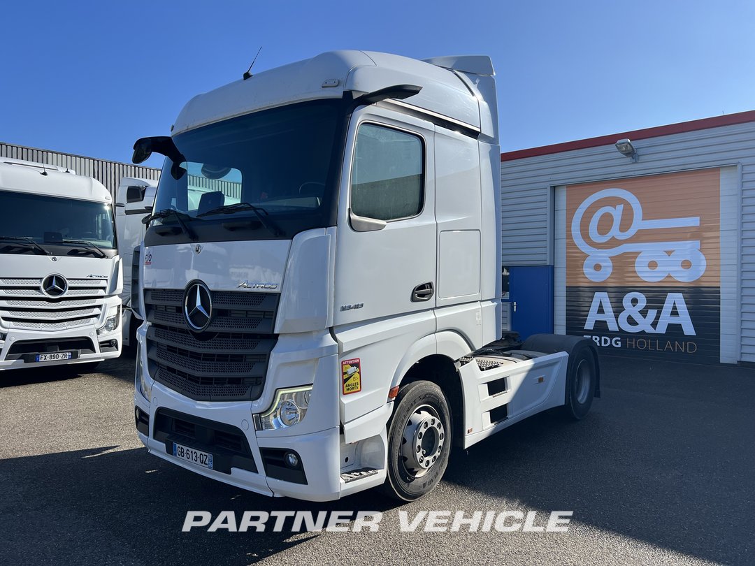 frontLeft : Mercedes Actros 1848 Влекач