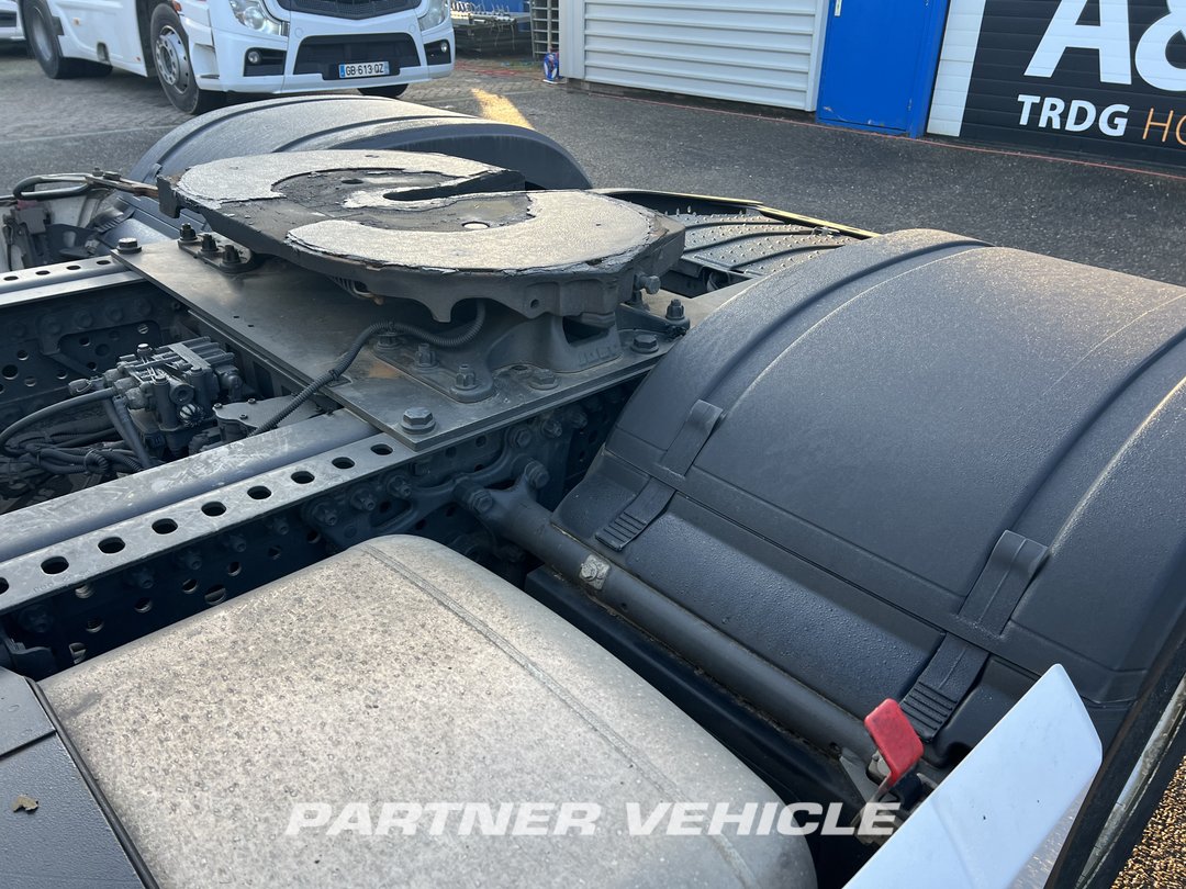 frontLeft : Mercedes Actros 1848 Cap tractor