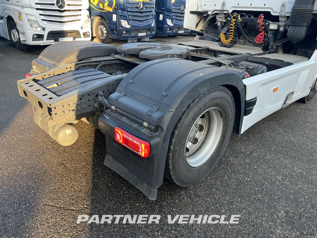 frontLeft : Mercedes Actros 1848 Cap tractor