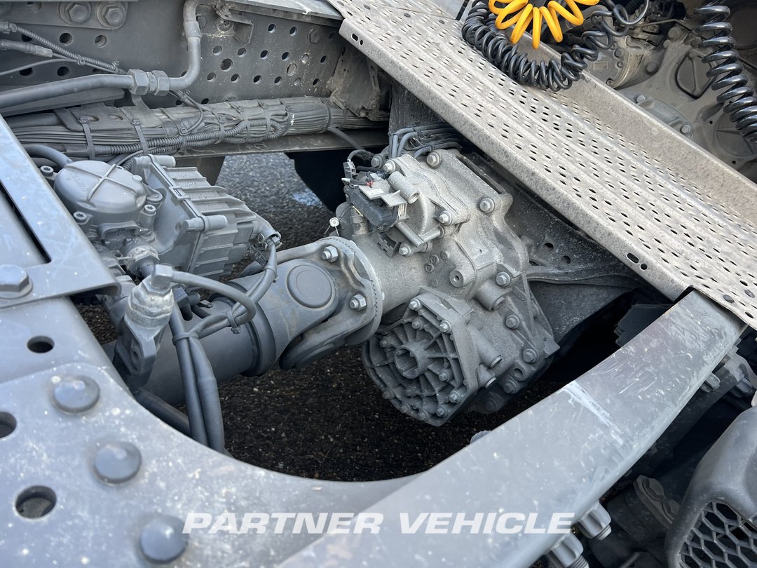 frontLeft : Mercedes Actros 1848 Cap tractor