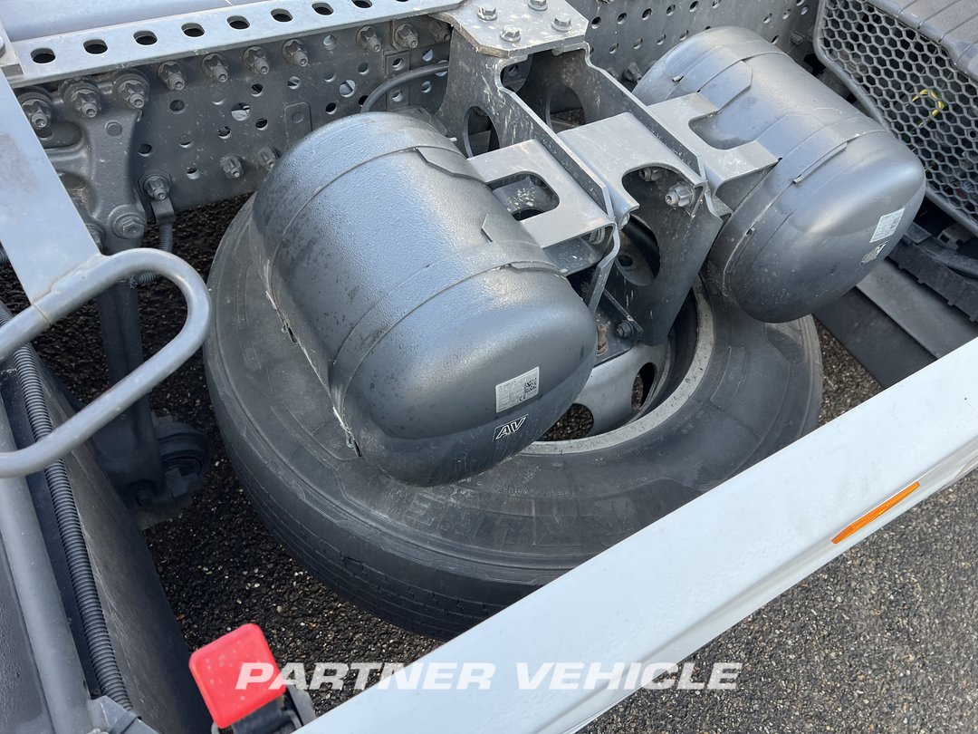 frontLeft : Mercedes Actros 1848 Cap tractor
