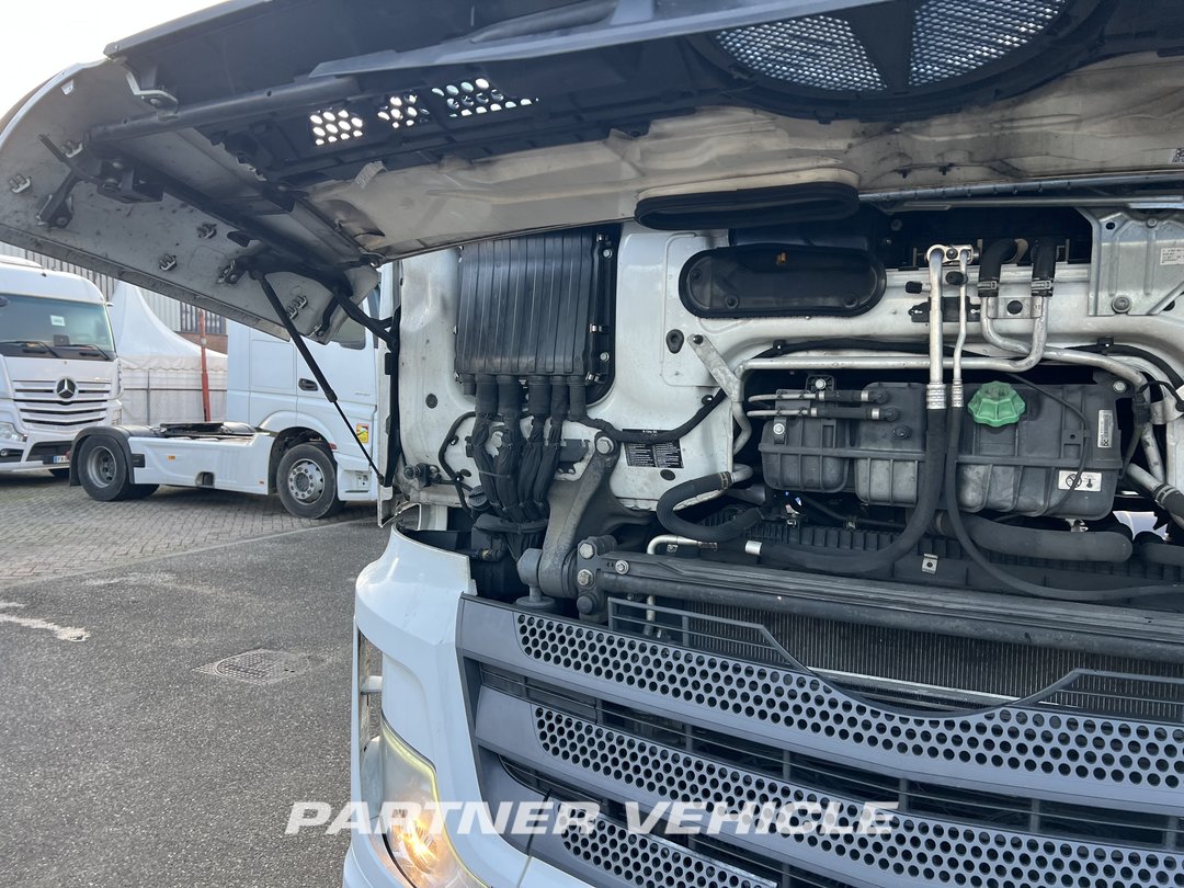 frontLeft : Mercedes Actros 1848 Cap tractor