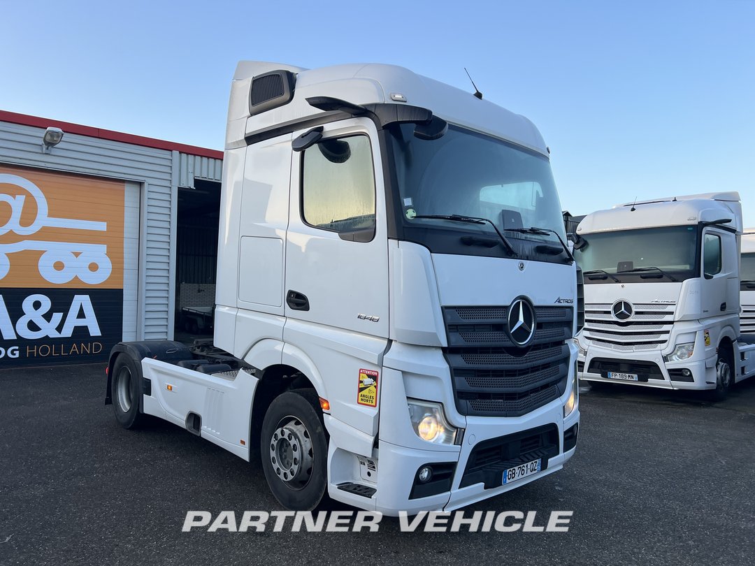 frontLeft : Mercedes Actros 1848 Tractor
