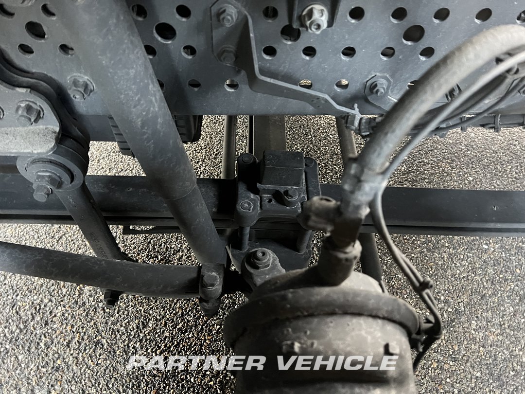 frontLeft : Mercedes Actros 1848 Tractor