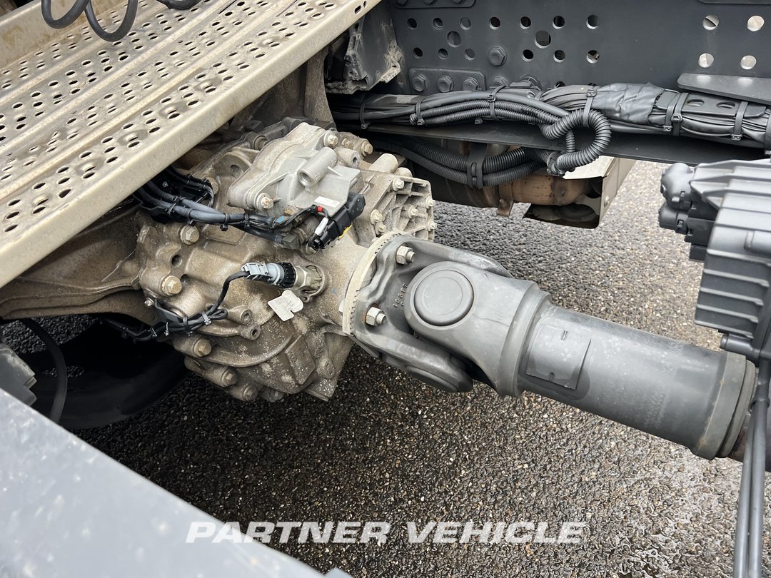 frontLeft : Mercedes Actros 1845 Tractor