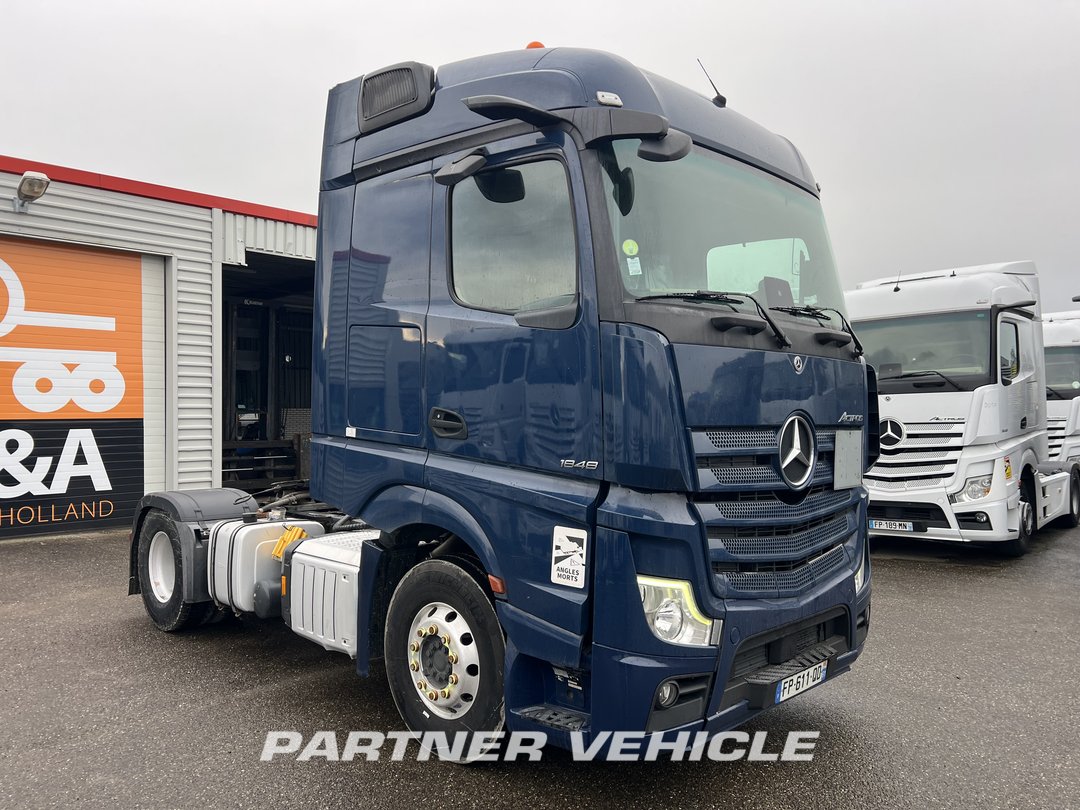 frontLeft : Mercedes Actros 1848 Влекач