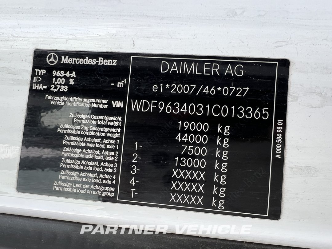 frontLeft : Mercedes Actros 1848 Tractor