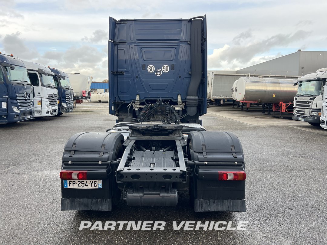 frontLeft : Mercedes Actros 1848 Tractor