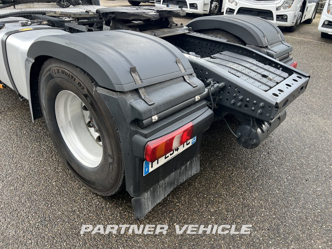 frontLeft : Mercedes Actros 1848 Tractor