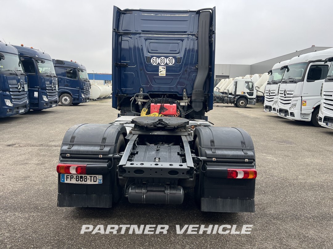 frontLeft : Mercedes Actros 1848 Cap tractor