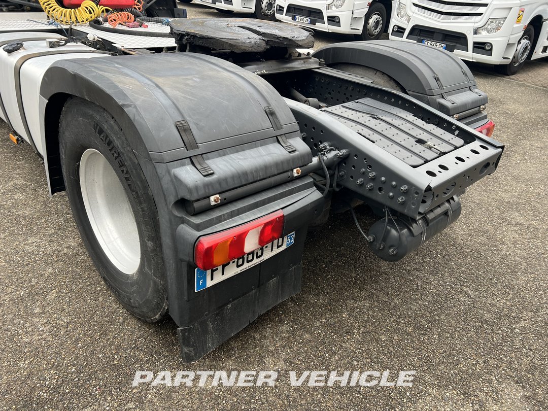 frontLeft : Mercedes Actros 1848 Cap tractor