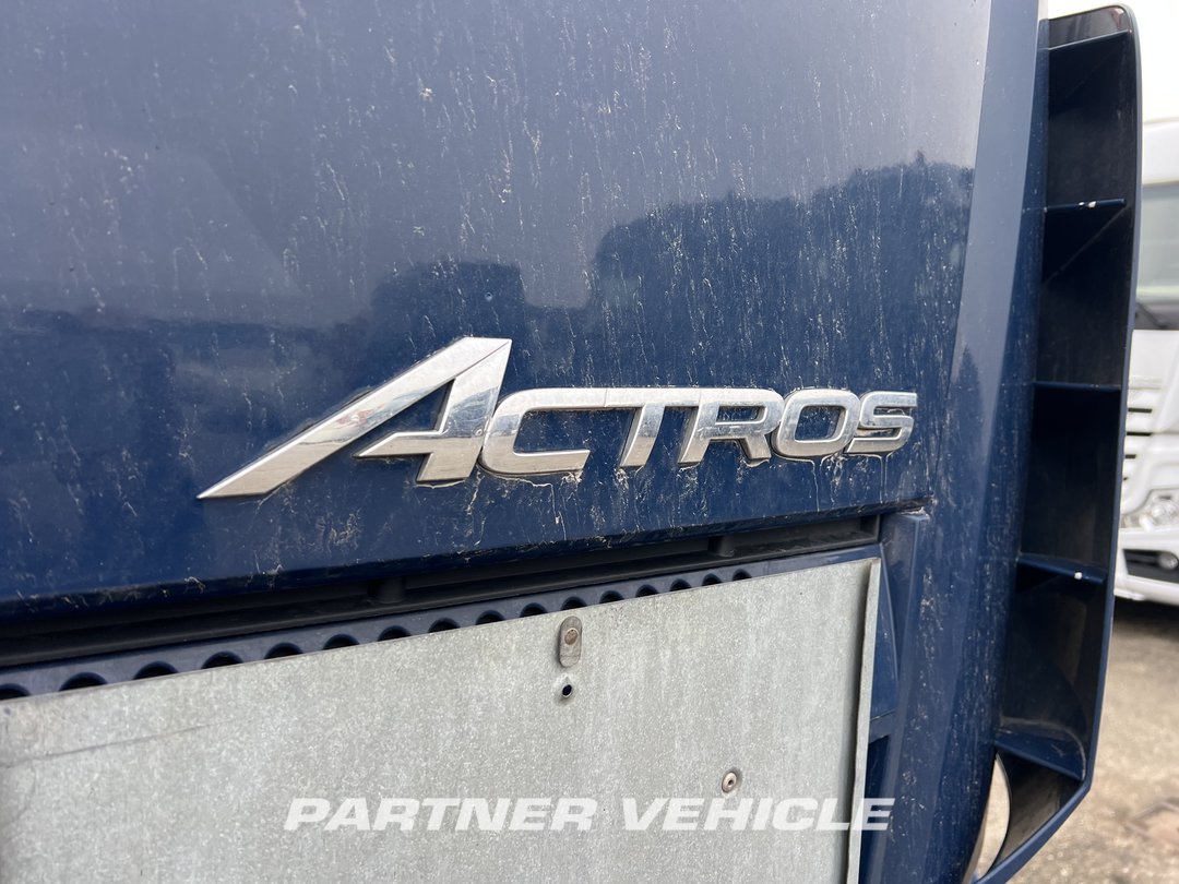 frontLeft : Mercedes Actros 1848 Cap tractor