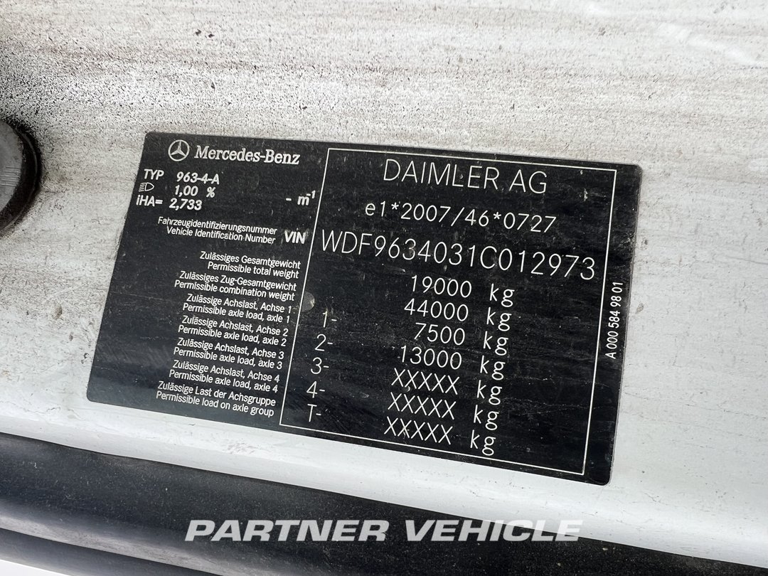 frontLeft : Mercedes Actros 1848 Cap tractor