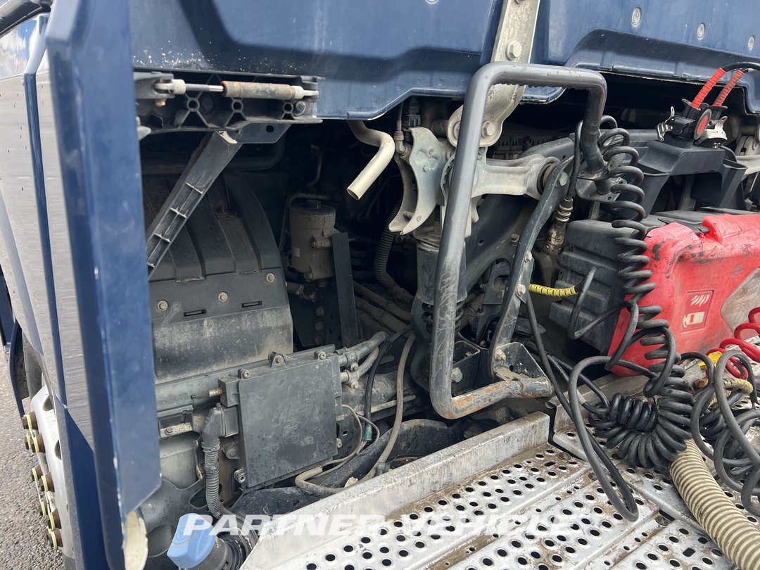 frontLeft : Mercedes Actros 1848 Tractor