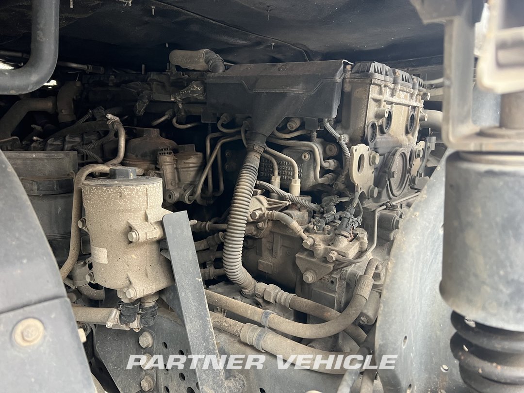 frontLeft : Mercedes Actros 1848 Tractor
