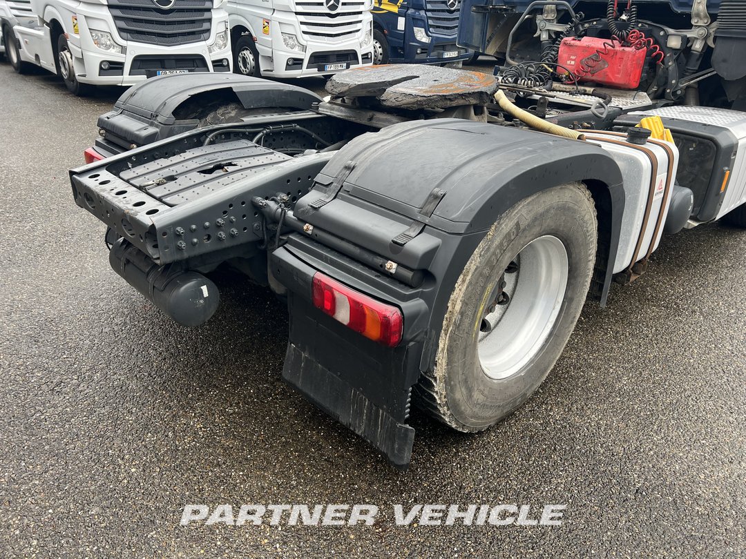 frontLeft : Mercedes Actros 1848 Tractor