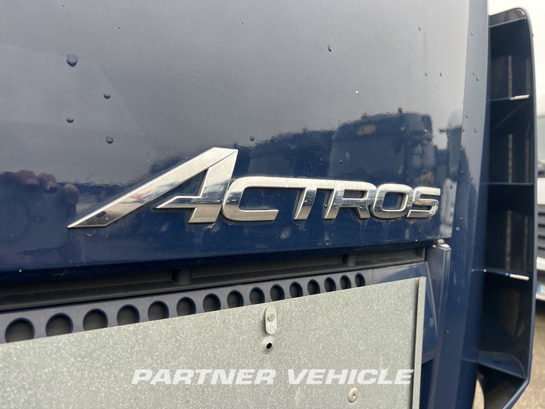 frontLeft : Mercedes Actros 1848 Tractor