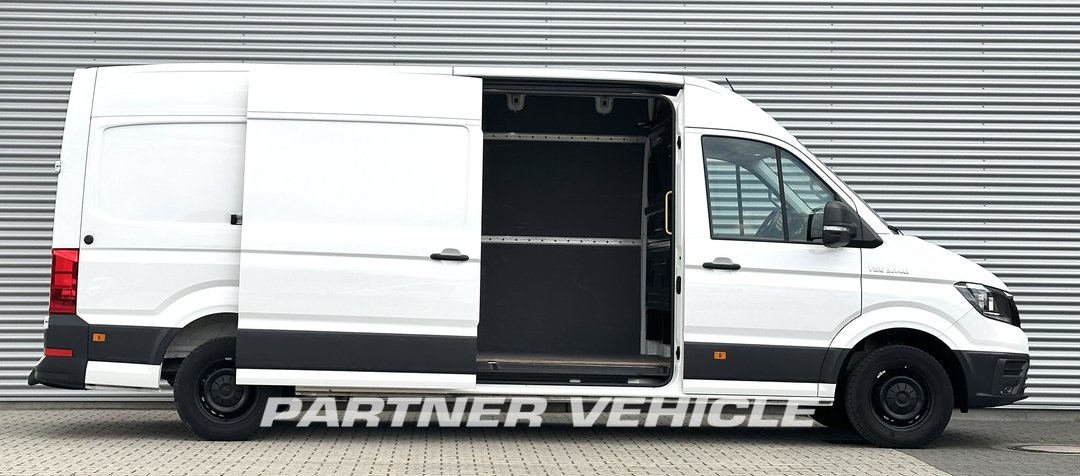 frontLeft : MAN TGE 3.140 Closed box van