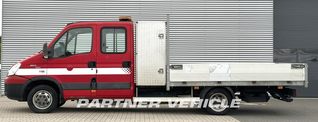 frontLeft : Iveco Daily 35C14 Öppen