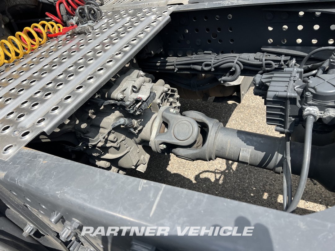 frontLeft : Mercedes Actros 1845 Cap tractor