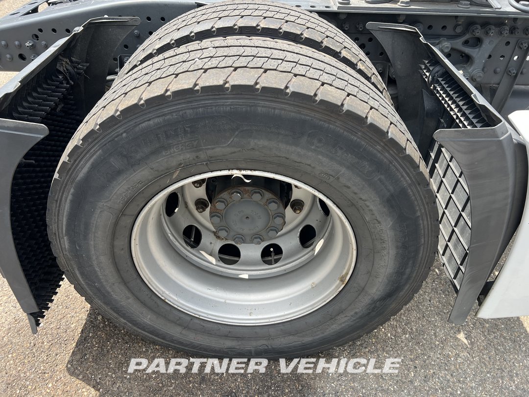 frontLeft : Mercedes Actros 1845 Cap tractor