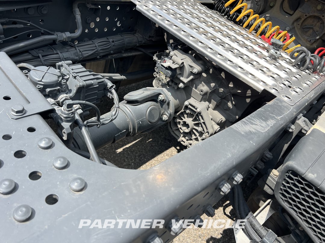 frontLeft : Mercedes Actros 1845 Cap tractor