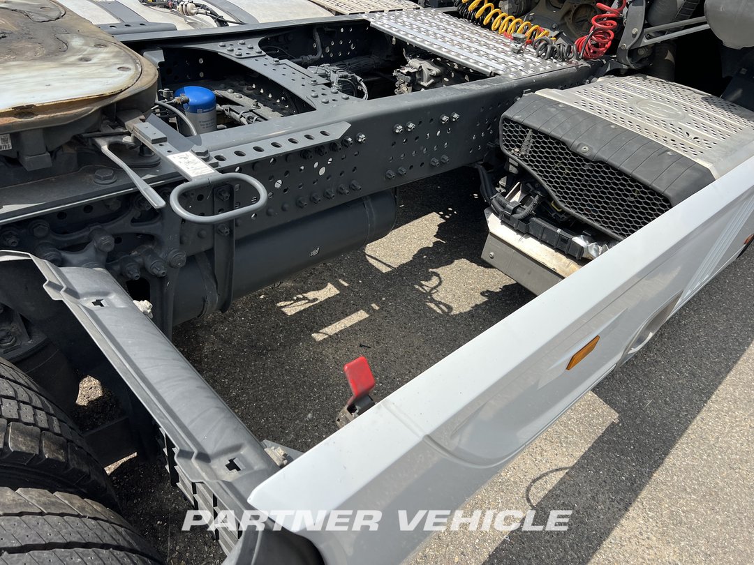 frontLeft : Mercedes Actros 1845 Cap tractor