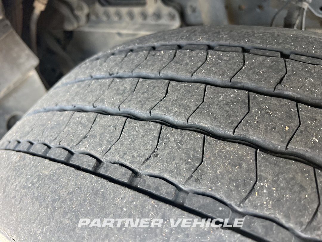 frontLeft : Mercedes Actros 1845 Cap tractor