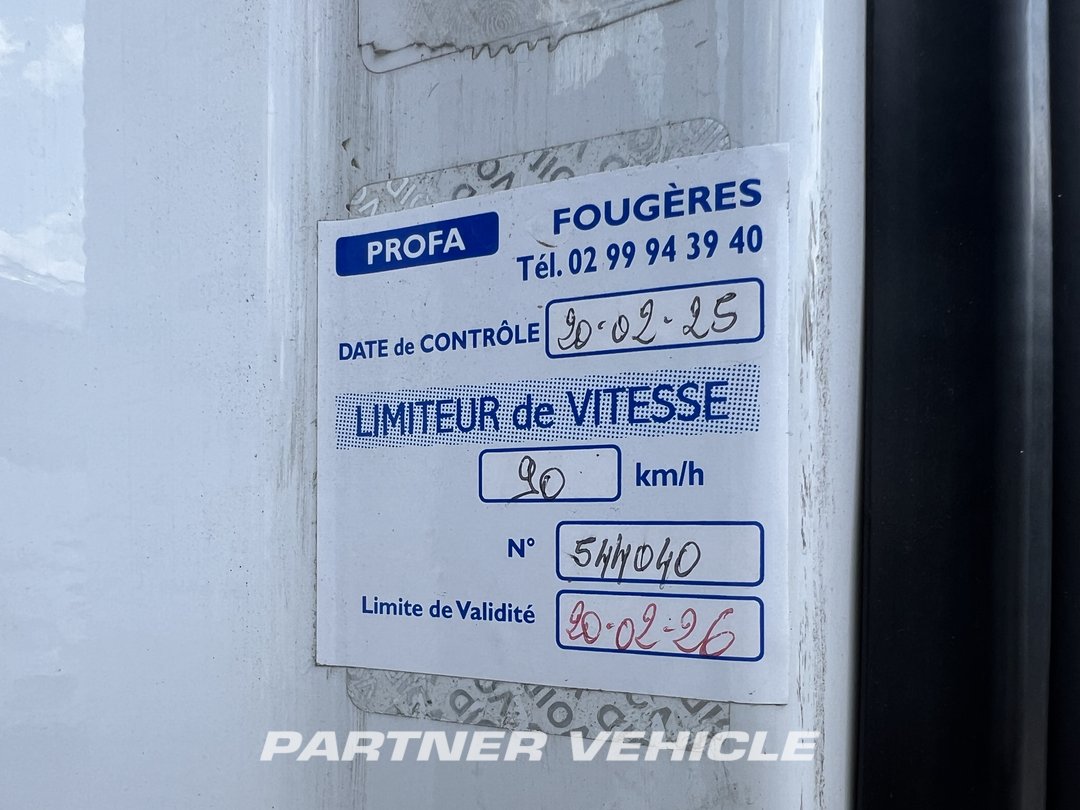 frontLeft : Mercedes Actros 1845 Cap tractor