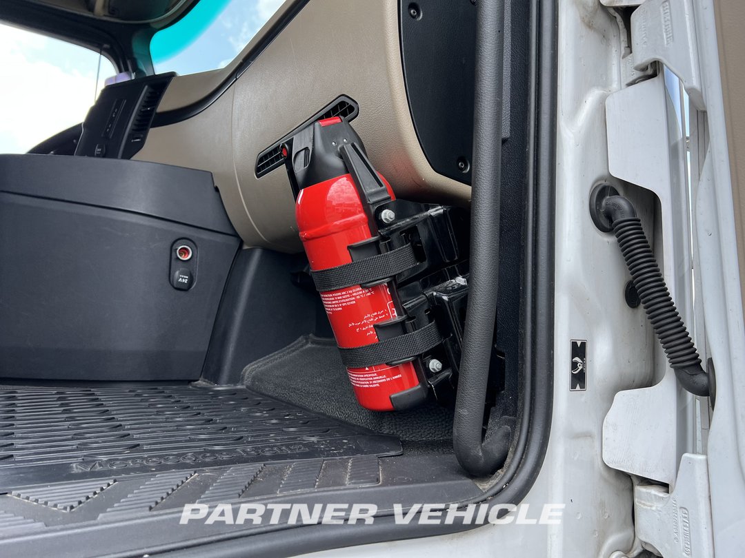 frontLeft : Mercedes Actros 1845 Cap tractor