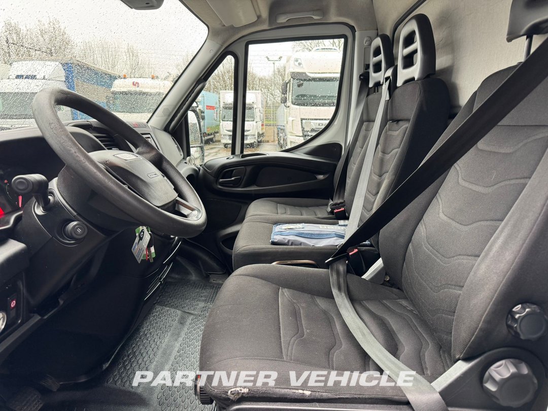 frontLeft : Iveco Daily 35S17 BE Kombinacija