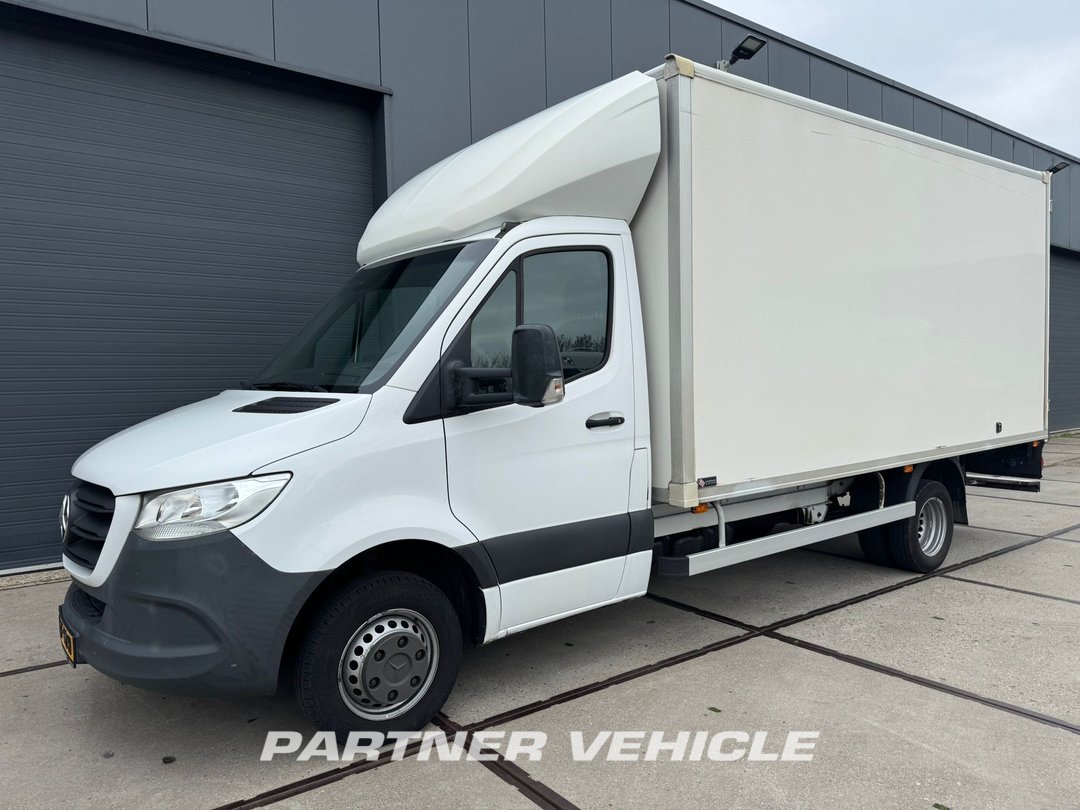 frontLeft : Mercedes Sprinter 514 CDI Carrosseries