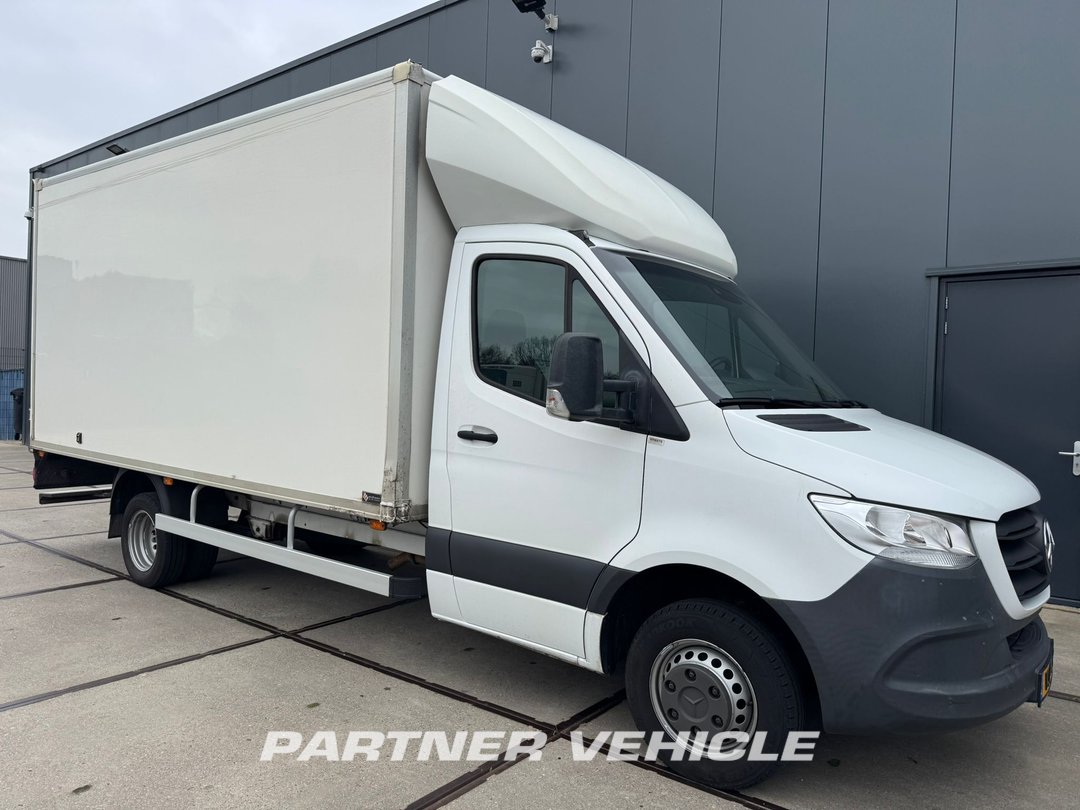frontLeft : Mercedes Sprinter 514 CDI Carrosseries
