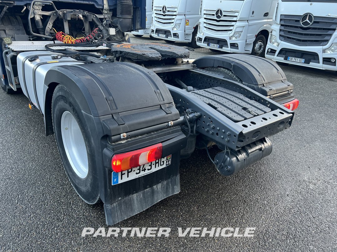 frontLeft : Mercedes Actros 1848 Cap tractor