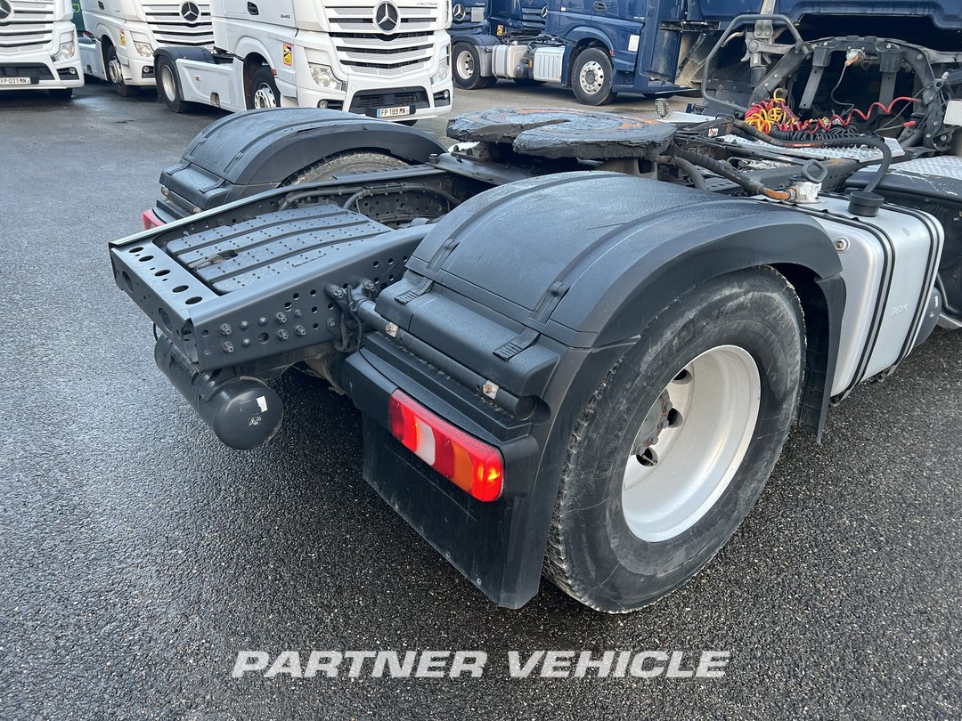 frontLeft : Mercedes Actros 1848 Cap tractor