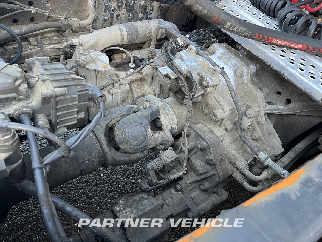 frontLeft : Mercedes Actros 1848 Cap tractor