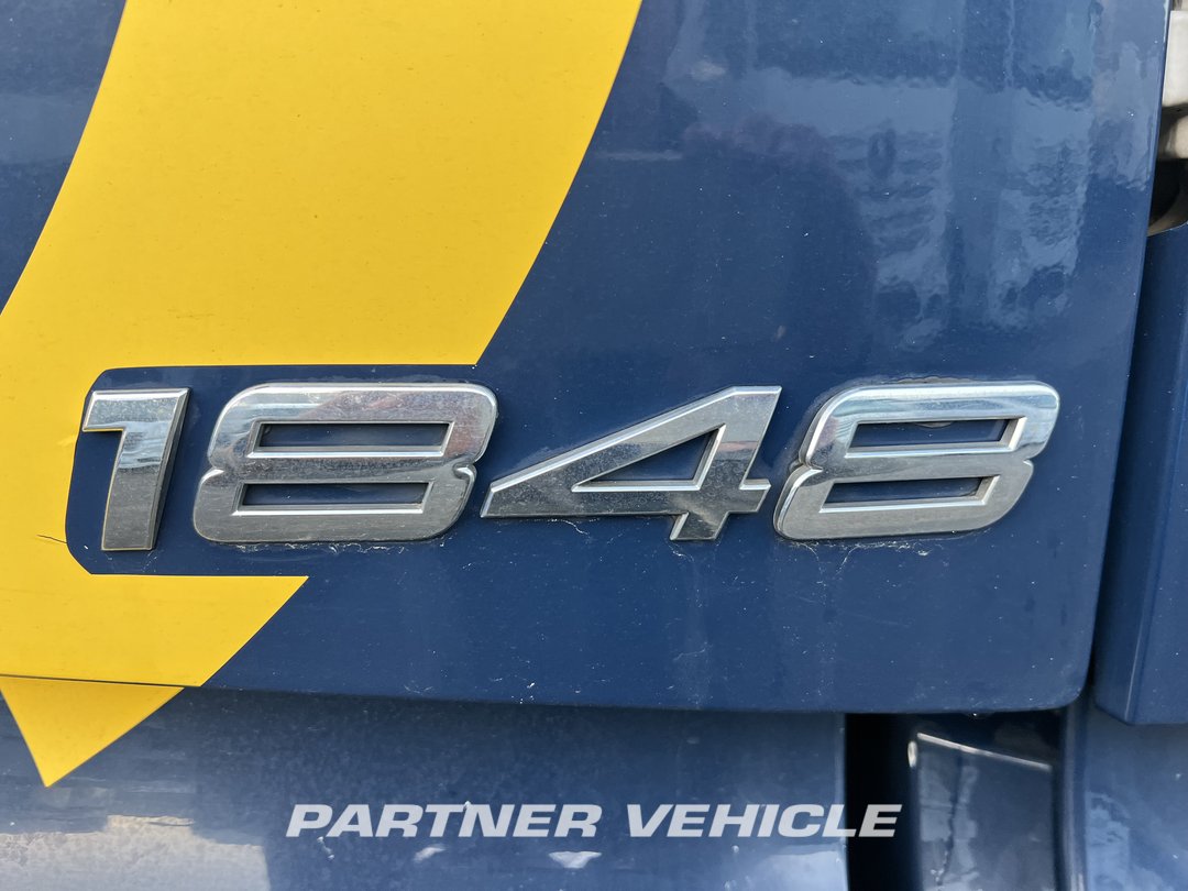 frontLeft : Mercedes Actros 1848 Cap tractor