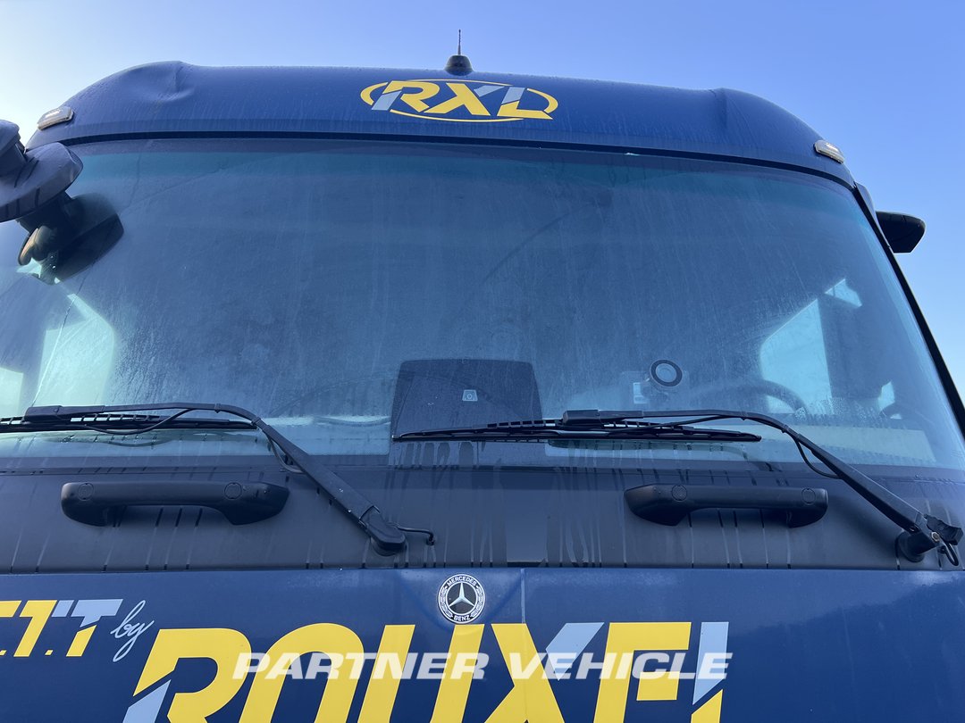 frontLeft : Mercedes Actros 1848 Cap tractor